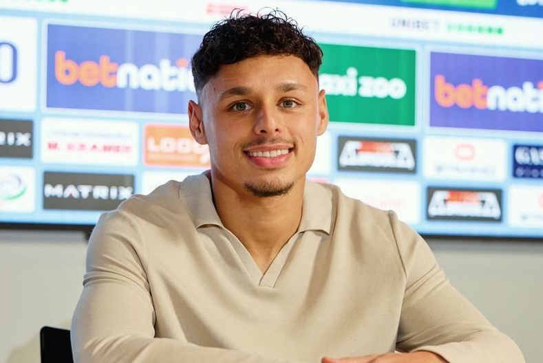 Perjalanan Karier Dean James: Bersinar di Go Ahead Eagles, Menuju Timnas Indonesia?